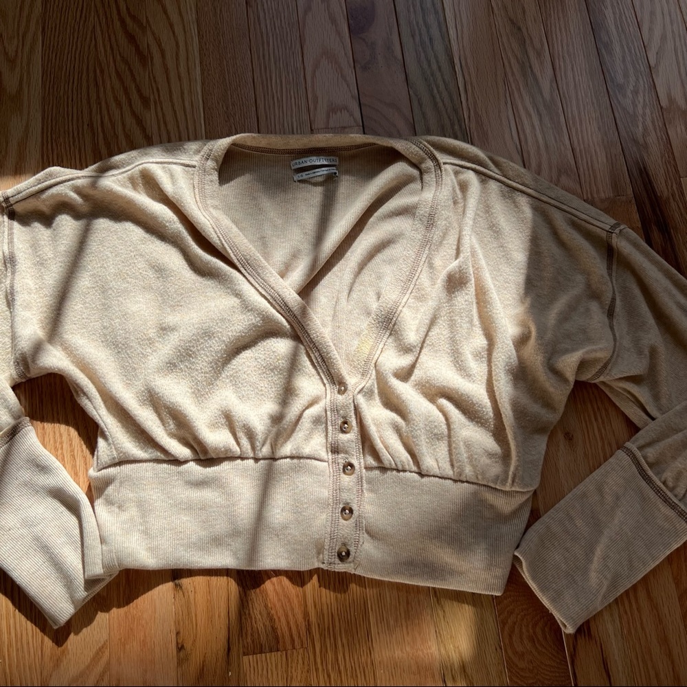 UO CROPPED SWEATER